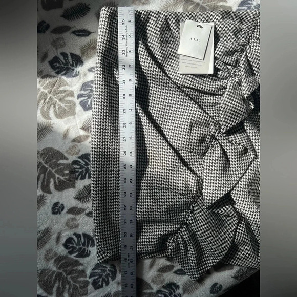 A.L.C Jupiter Houndstooth Ruffled Mini Skirt Size 4 New with Tags - Picture 6 of 9